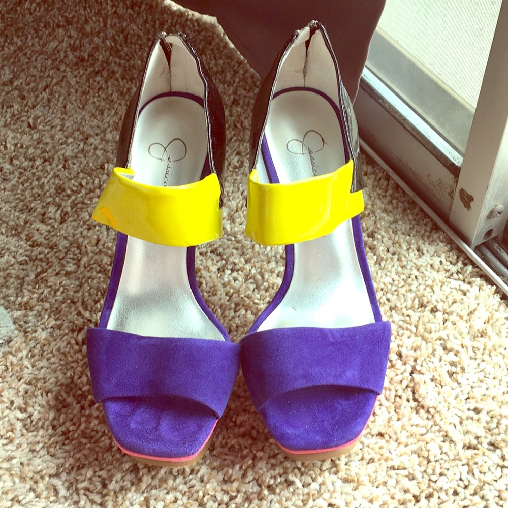 Beautiful barely worn (so sad) heels